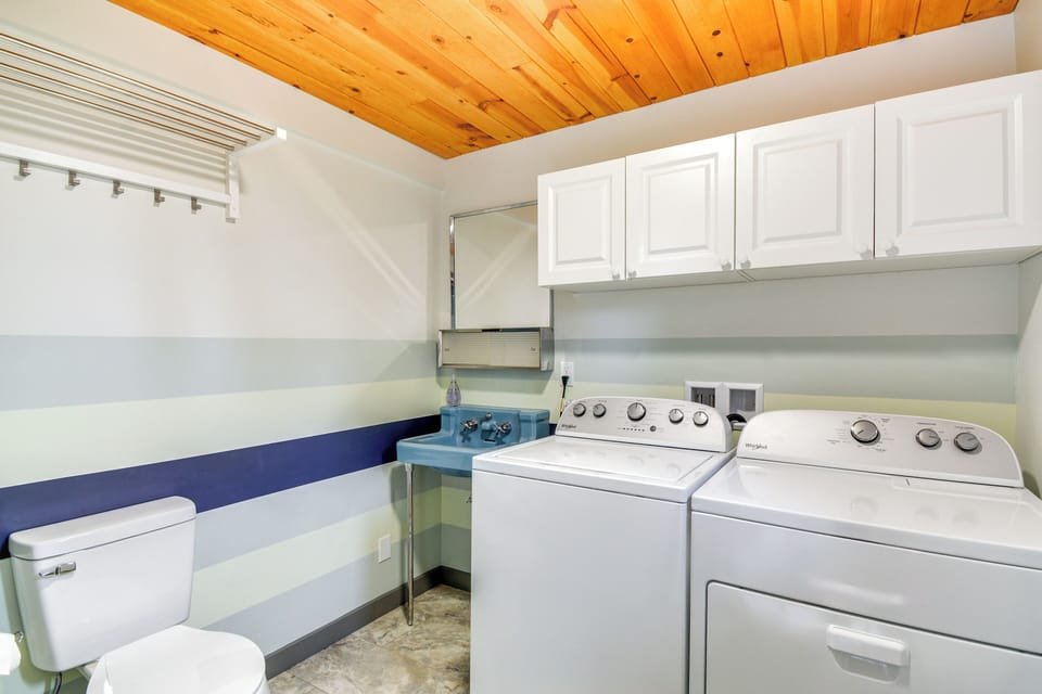 Half Bathroom | Washer/Dryer