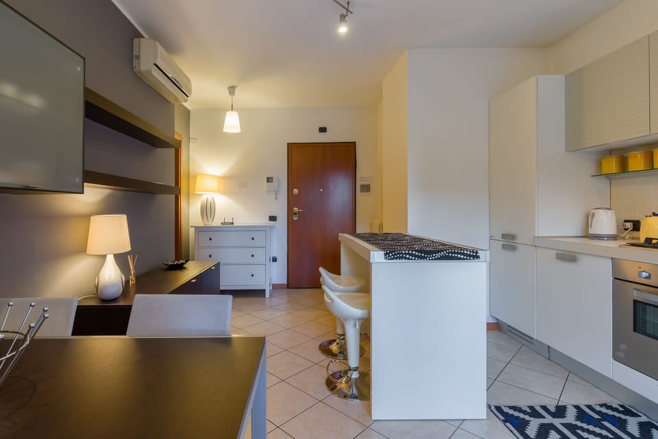 Classic Apartment | Living area | 32-inch flat-screen TV with digital channels, TV
