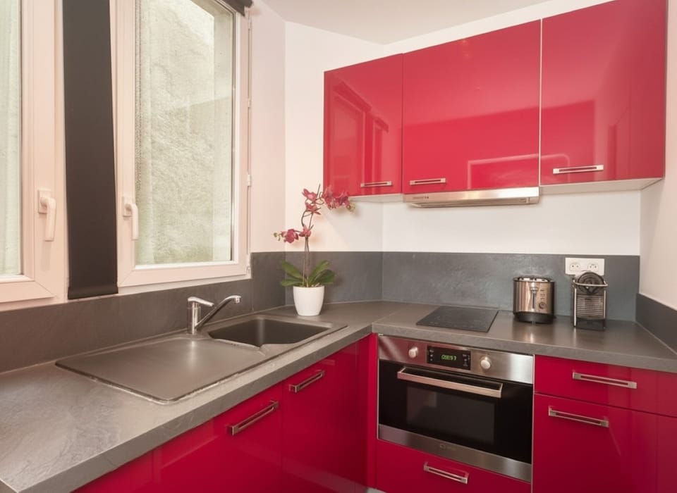 Well equipped kitchen