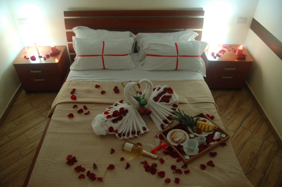 Premium bedding, minibar, in-room safe, soundproofing