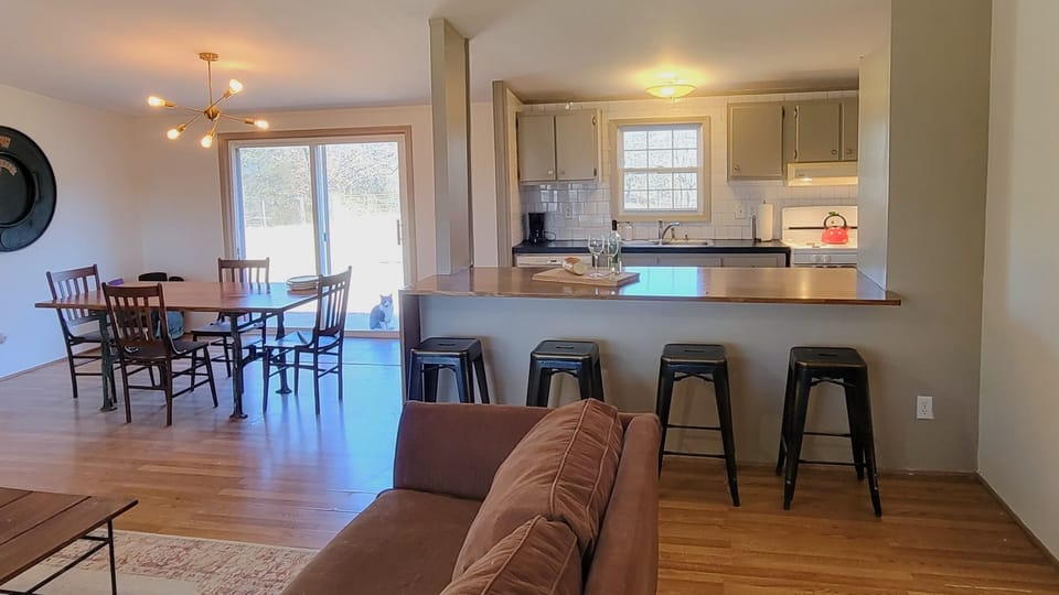 living/dining/kitchen