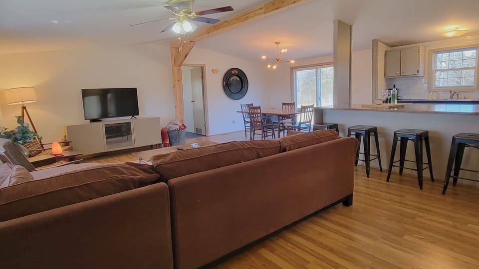 living/dining/kitchen