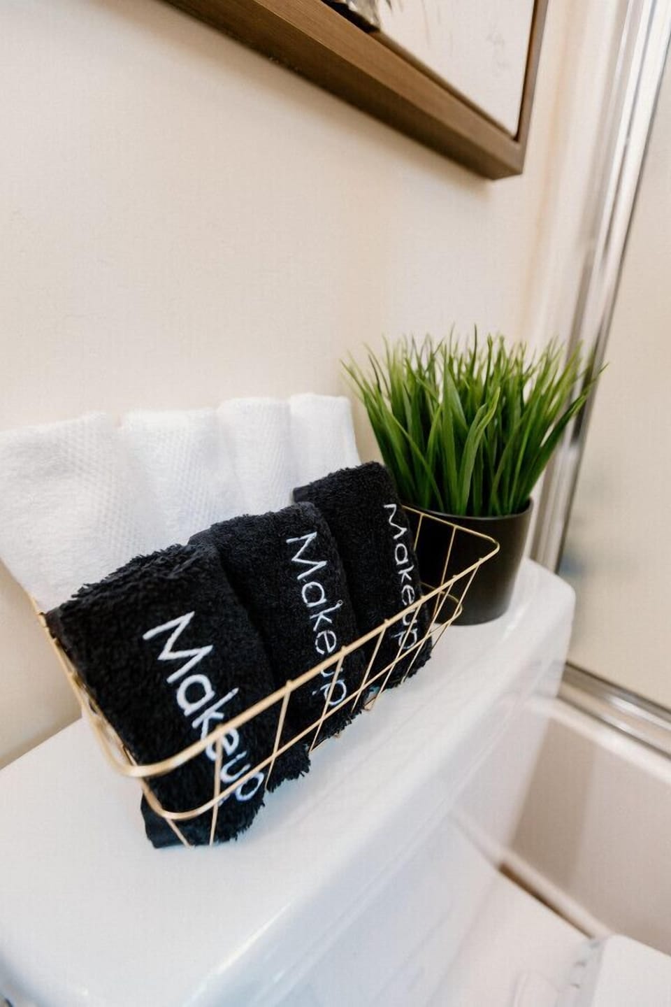 Makeup Towels provided in both bathrooms