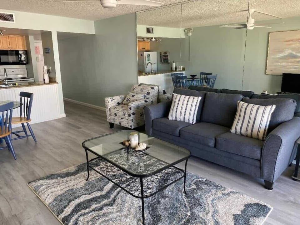 Revel in open living for a feeling of connectedness and relaxation. 