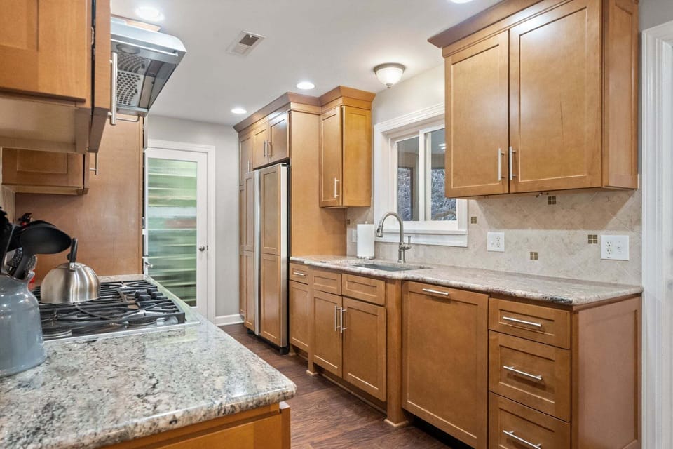 Fully stocked kitchen to prep all your group meals.