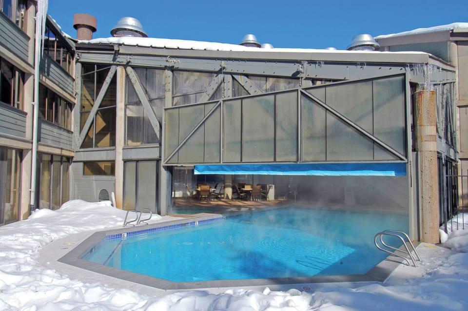 Indoor/Outdoor Pool & Hot Tub