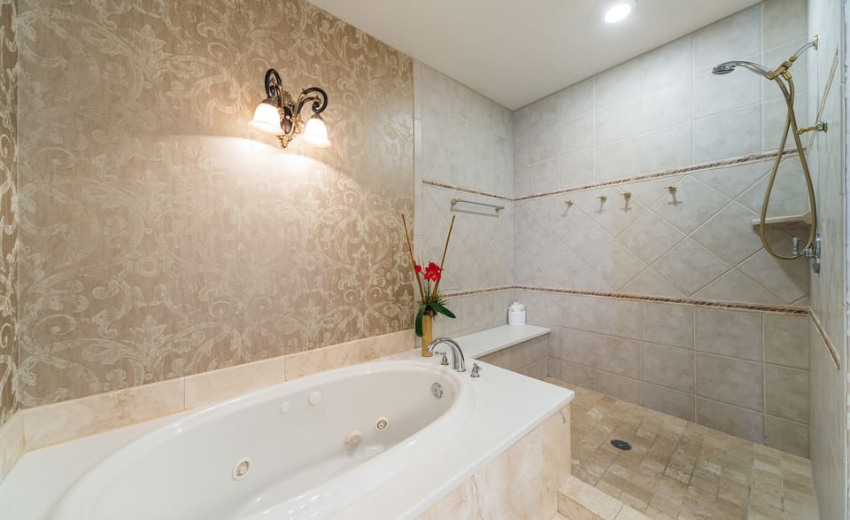 En Soleil #1522 West by Resort Collection Apartment in Lower Grand Lagoon