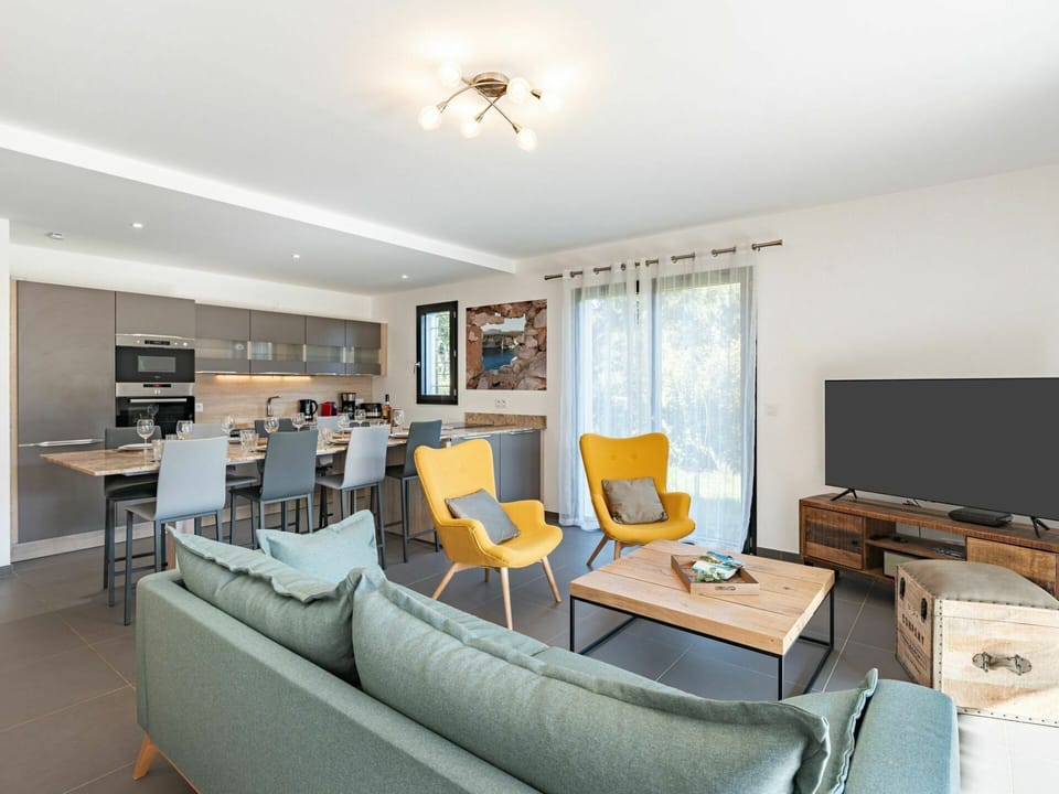 Couch, Table, Picture Frame, Furniture, Property, Comfort, Television, Chair, Studio Couch, Lighting