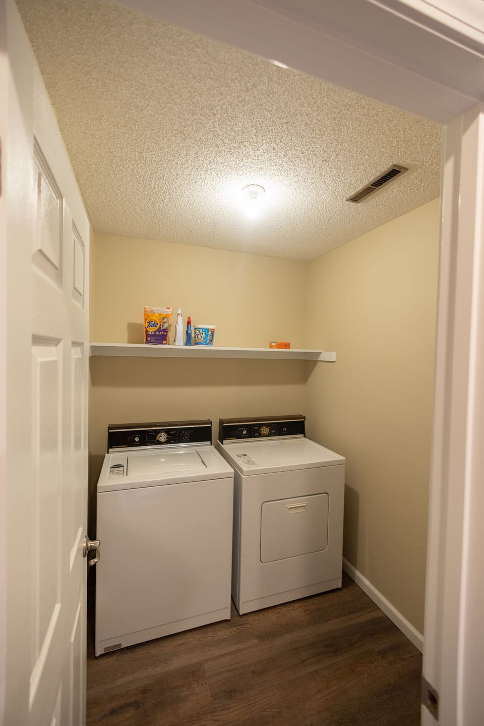 Lower level laundry