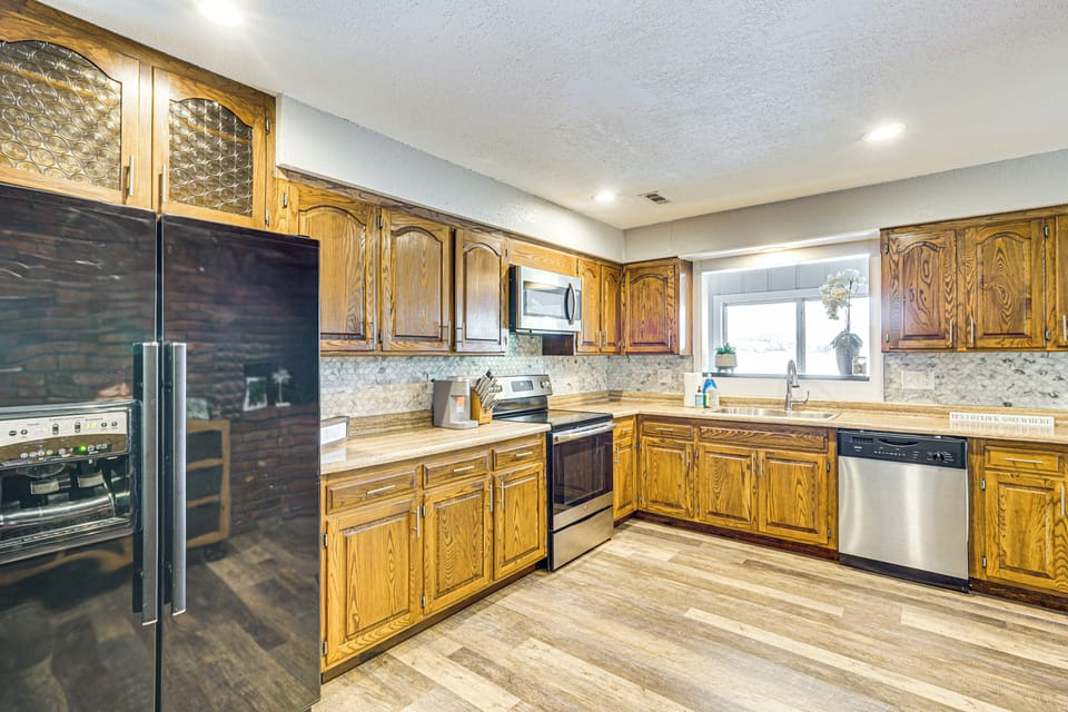Fully Equipped Kitchen | Main Floor | Cooking Basics | Toaster