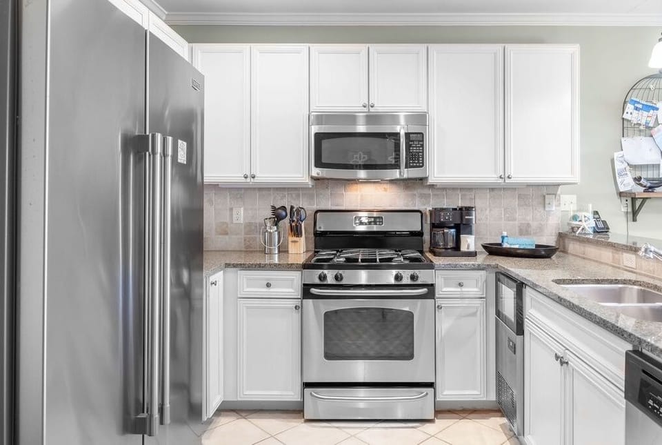 Condo, 2 Bedrooms | Private kitchen | Coffee/tea maker, fridge, oven, toaster