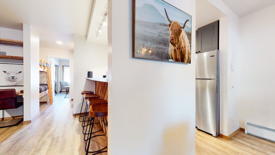 Condo, 1 Bedroom | Private kitchen | Fridge, oven, coffee/tea maker, toaster