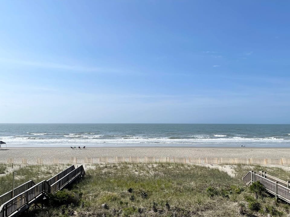 Shining Sea 5 Bedroom Home by RedAwning House in Holden Beach