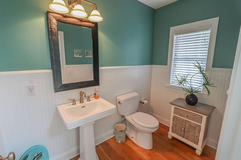 Shining Sea 5 Bedroom Home by RedAwning House in Holden Beach