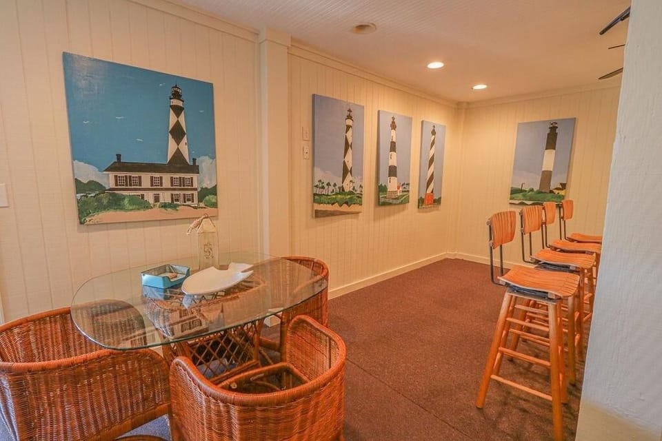 House, 4 Bedrooms | Dining