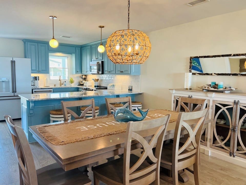 House, 4 Bedrooms | Dining