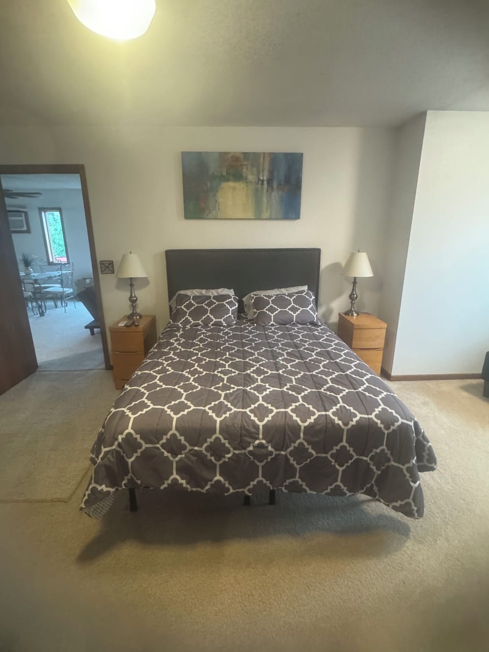 Queen size bed with nightstands