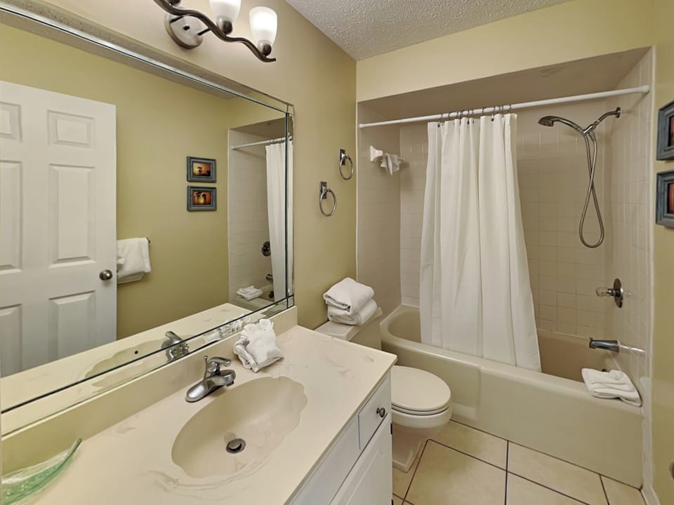Regency Towers #505 by Resort Collection Apartment in Lower Grand Lagoon
