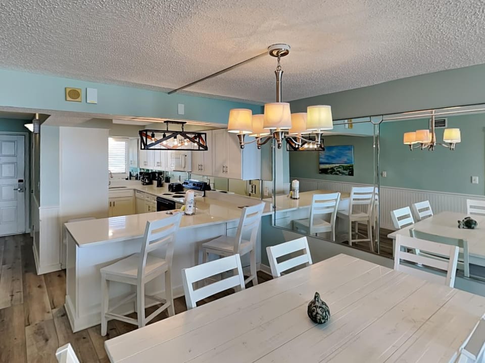 Condo, Multiple Beds, Balcony, Ocean View | Private kitchen | Fridge, microwave, oven, stovetop