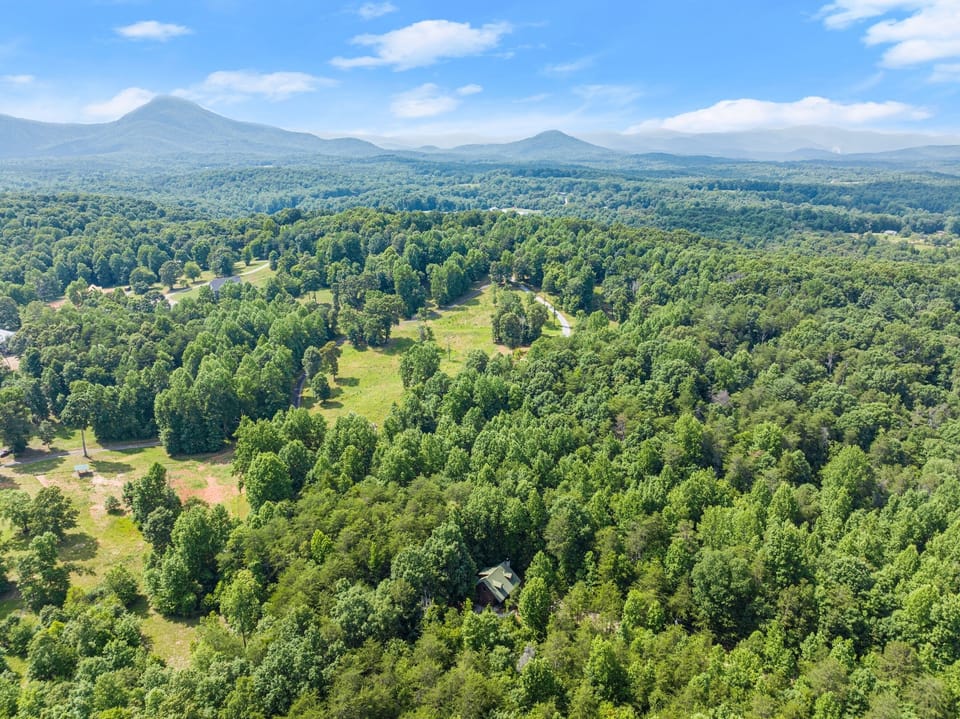 Just a short distance from Helen, GA