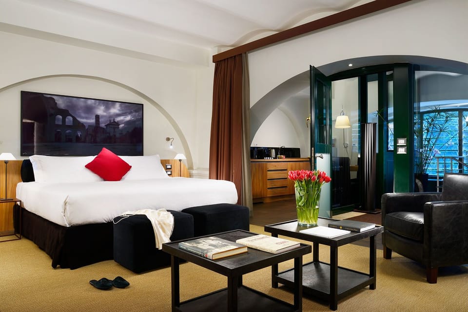 Junior Suite | 1 bedroom, premium bedding, minibar, in-room safe