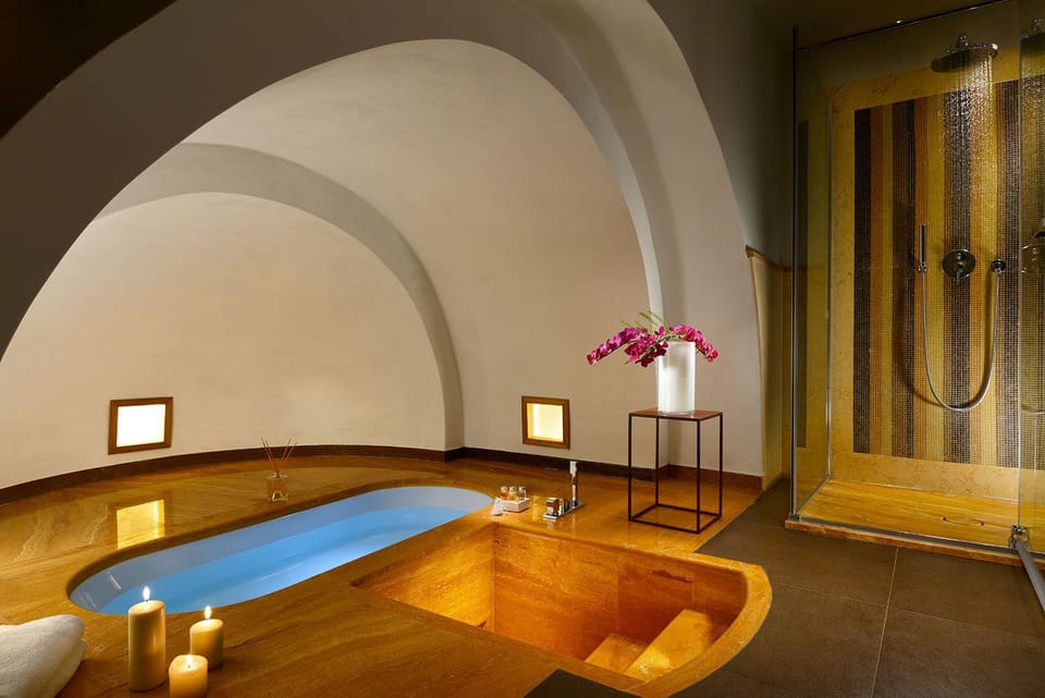 Junior Suite | Bathroom | Hair dryer, bathrobes, slippers, bidet