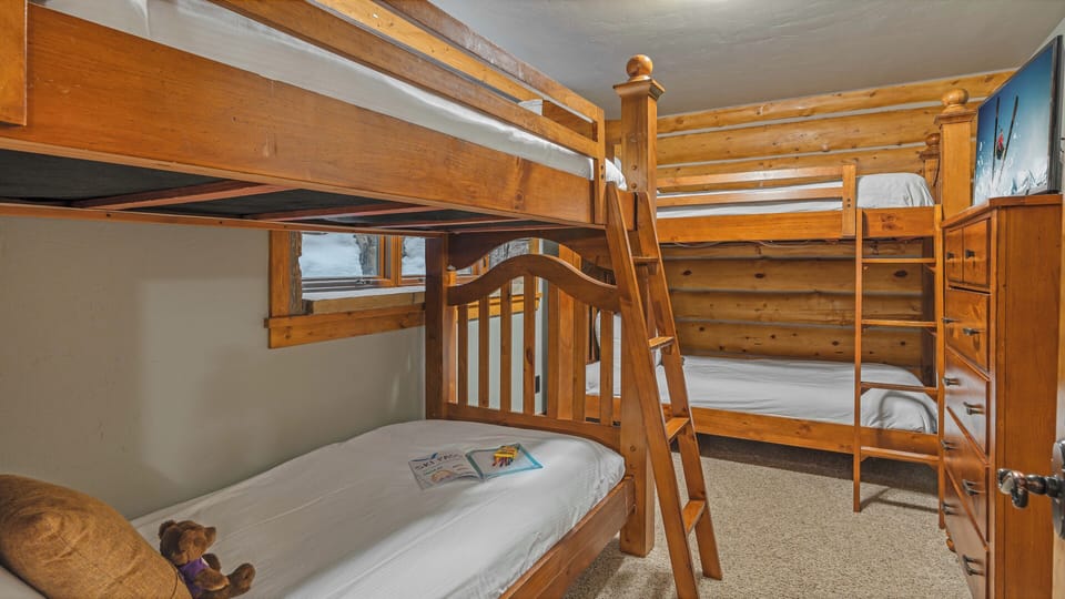 Bedroom 5, Lower Level - Two twin-over-twin bunk beds