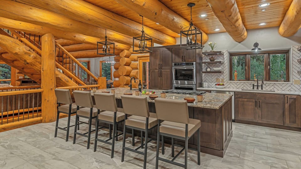 Enjoy breakfast at the kitchen bar