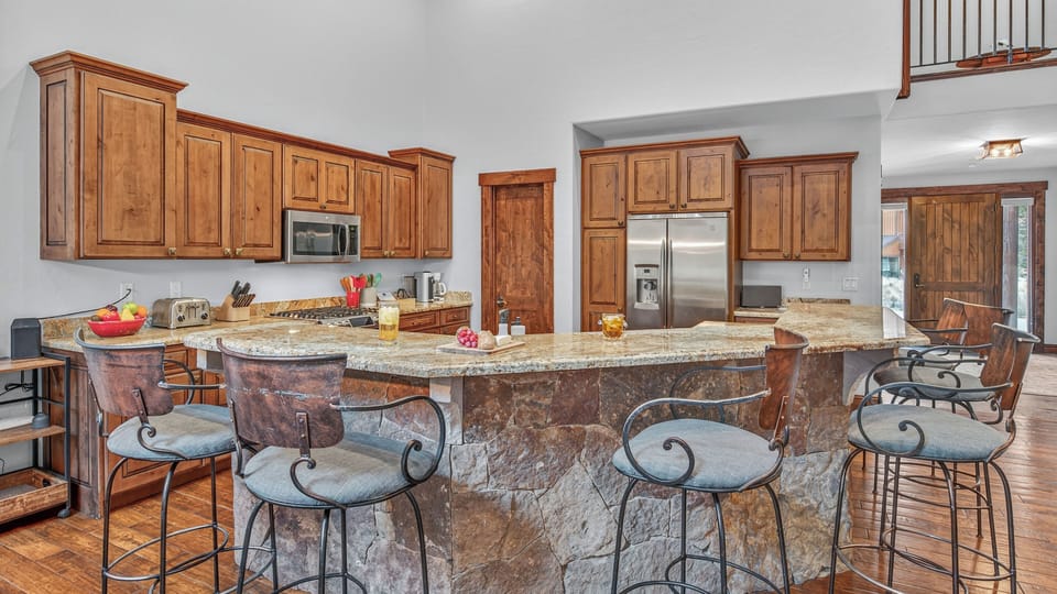 Kitchen, Main Level