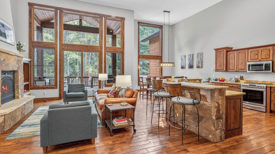 Great Room, Main Level