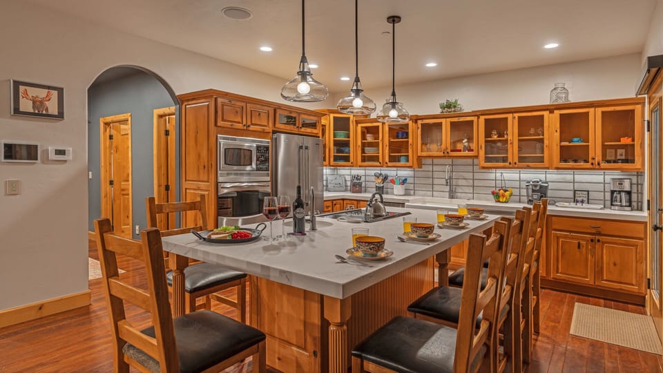 Extra seating at the kitchen breakfast bar