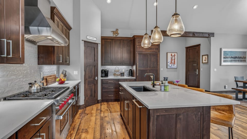 Kitchen, Main Level