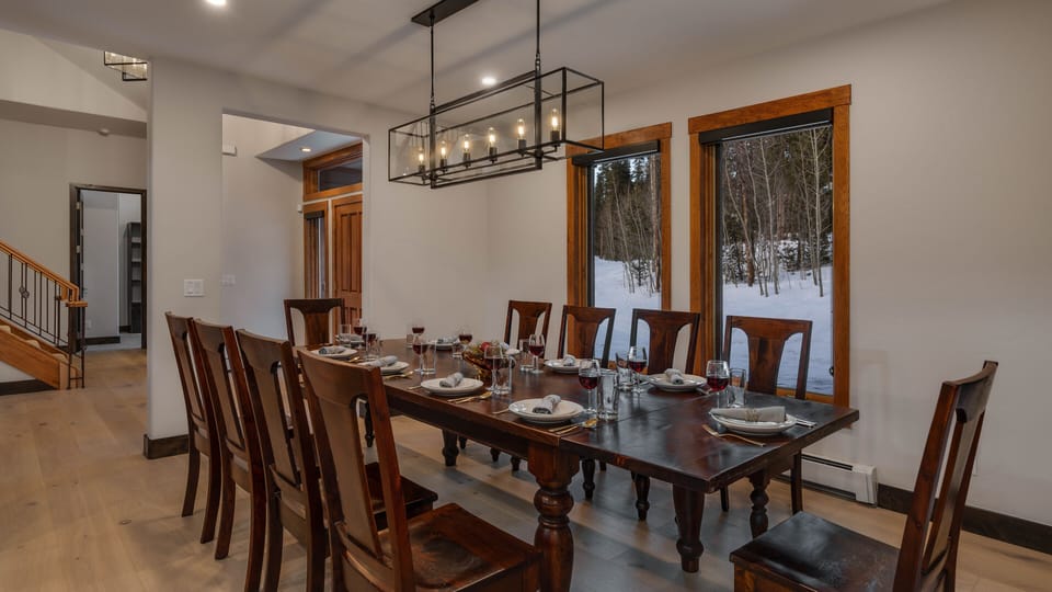 Dining area seats up to 10