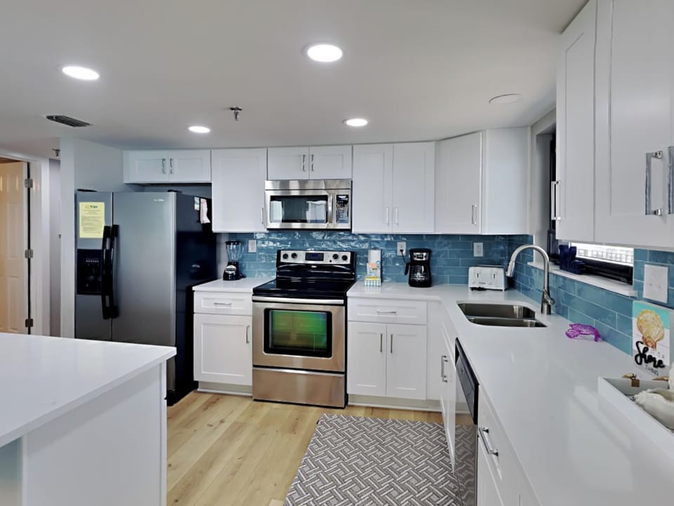 Condo (2 Bedrooms) | Property amenity