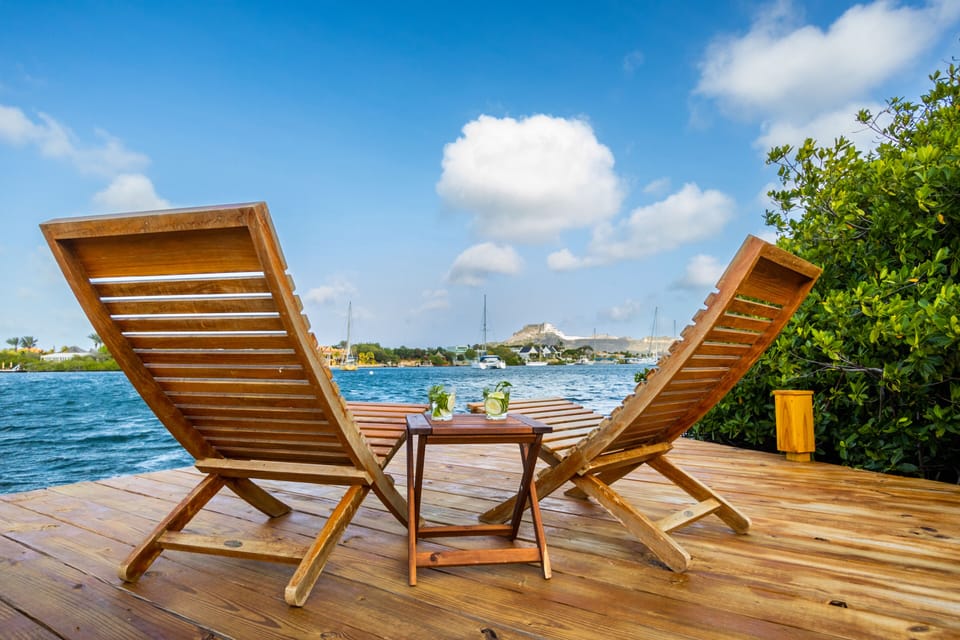 You can also enjoy a coffee, wine or cocktail on the pier with an amazing view.