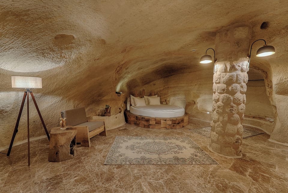 Honeymoon Room | Egyptian cotton sheets, premium bedding, free minibar items