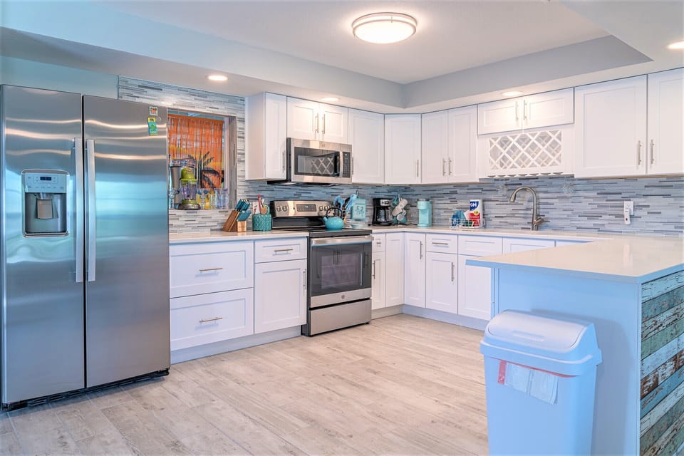 Fully Stocked Kitchen