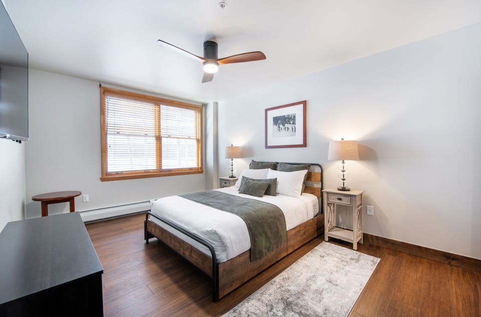 Condo, 2 Bedrooms | 2 bedrooms, iron/ironing board, WiFi (free)