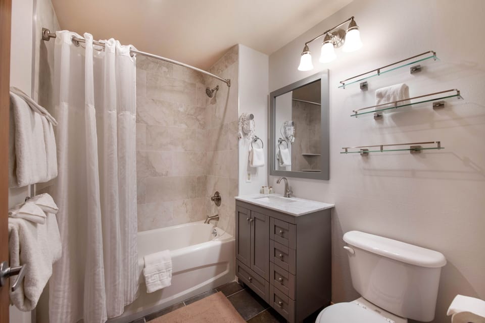 Condo, 2 Bedrooms | Bathroom | Towels