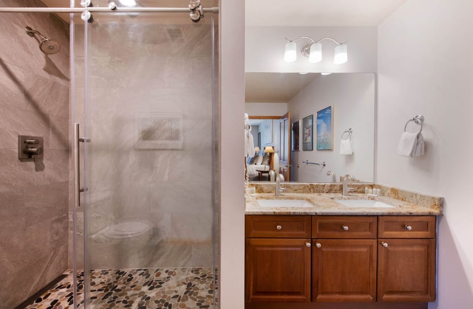 Condo, 2 Bedrooms | Bathroom | Towels