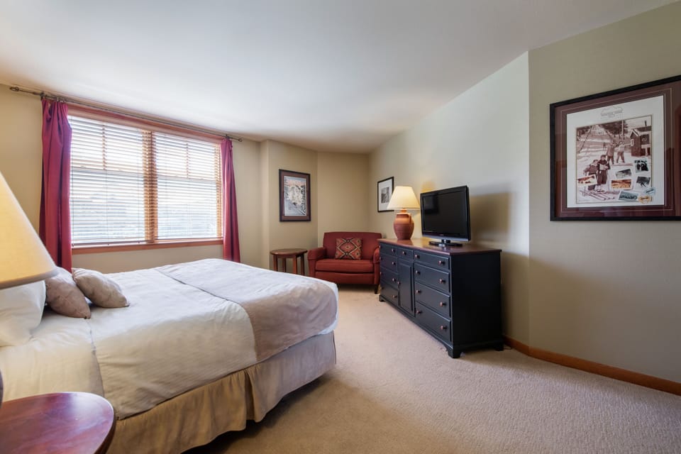 Condo, 2 Bedrooms | 2 bedrooms, iron/ironing board, WiFi (free)