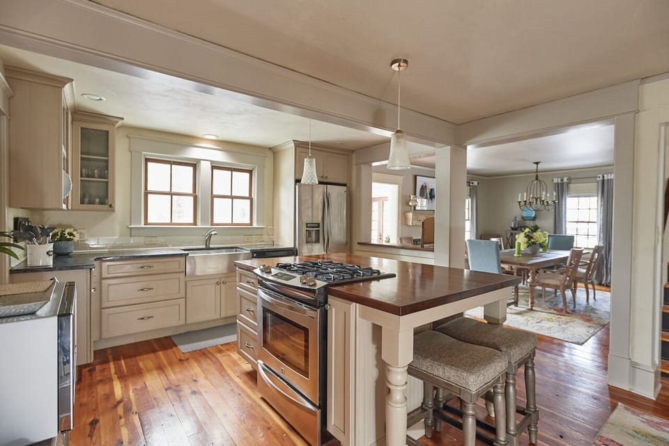 Full Kitchen