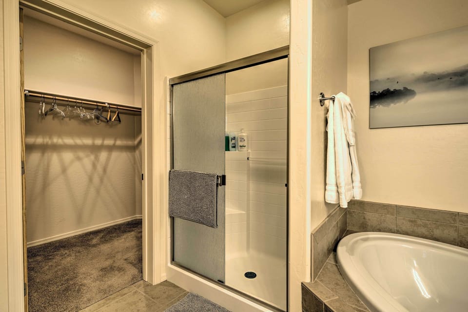Full Bathroom | 2nd Floor