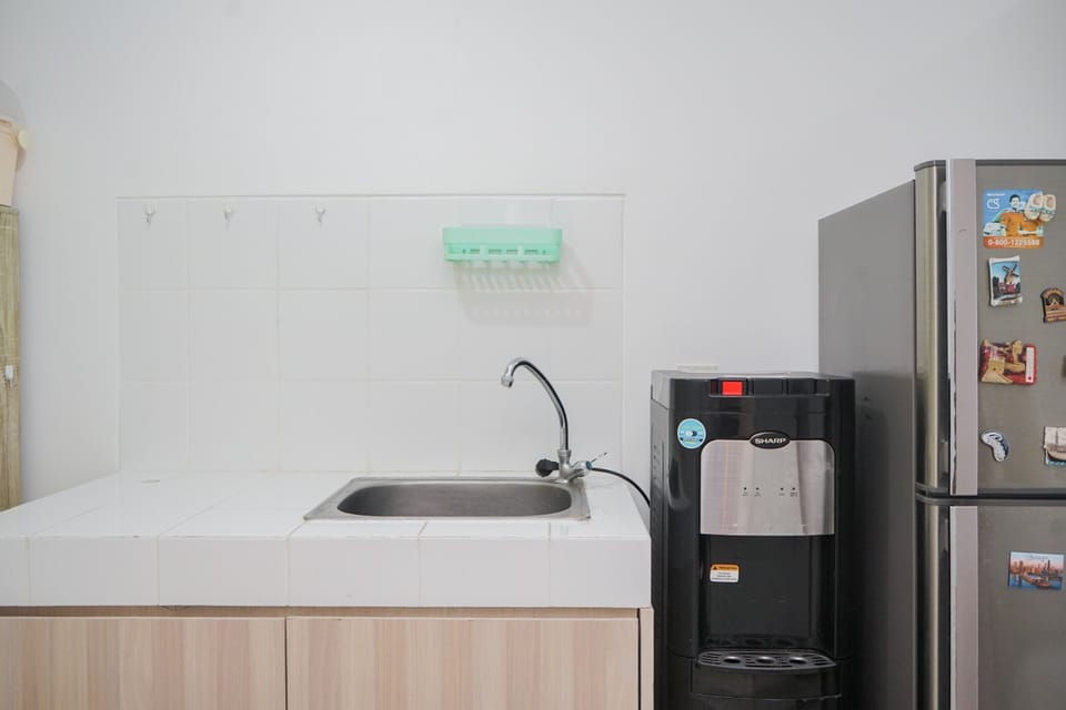 Room | Private kitchen | Fridge, stovetop, cookware/dishes/utensils