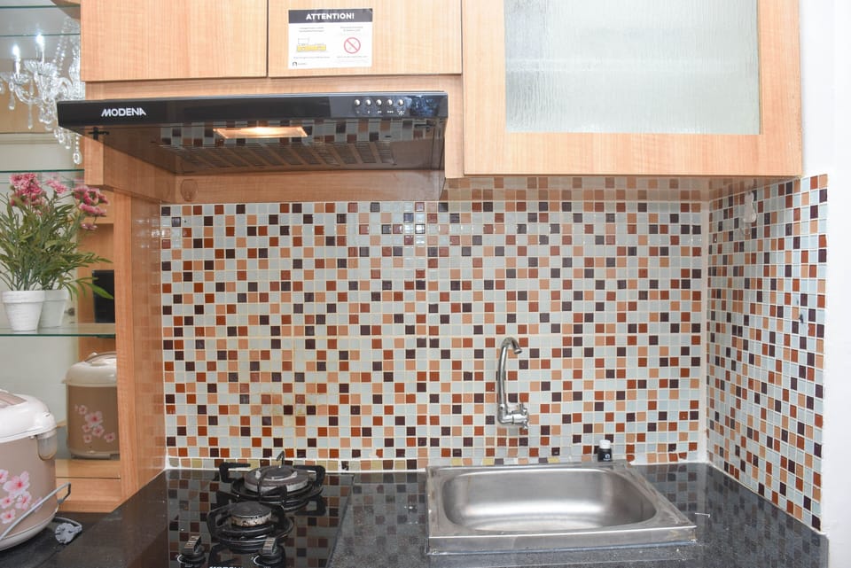 Room | Private kitchen | Fridge, stovetop, electric kettle, cookware/dishes/utensils