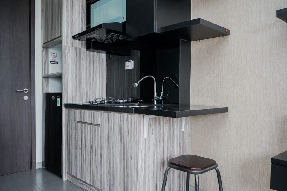 Room | Private kitchen | Fridge, stovetop, cookware/dishes/utensils