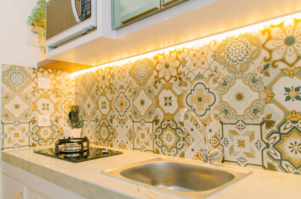 Room | Private kitchen | Fridge, microwave, stovetop, electric kettle