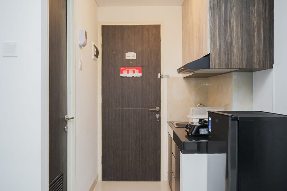 Room | Private kitchen | Fridge, stovetop, cookware/dishes/utensils