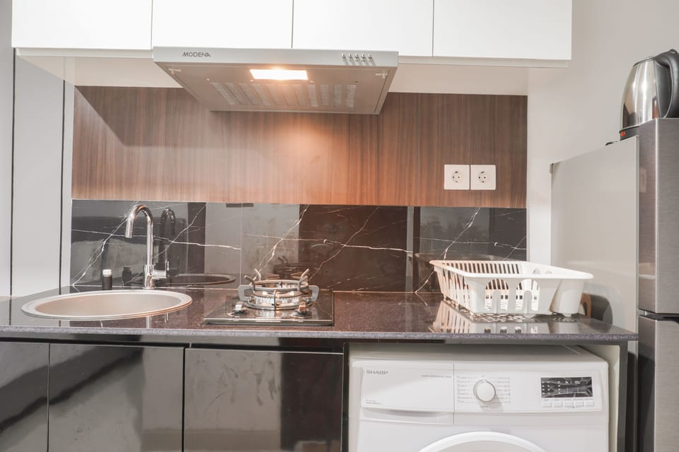 Room | Private kitchen | Fridge, stovetop, cookware/dishes/utensils