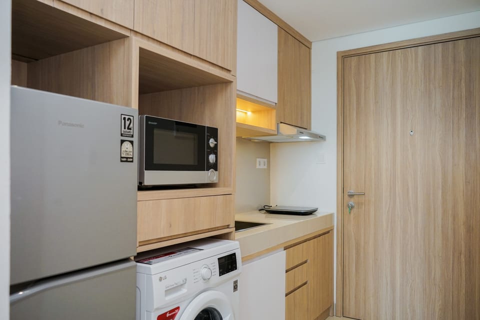 Room | Private kitchen | Fridge, stovetop, cookware/dishes/utensils